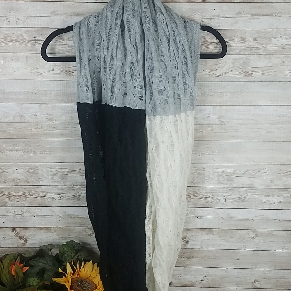 Fashion Scarf, blk, whte and gray infinity scarf. - Picture 3 of 8